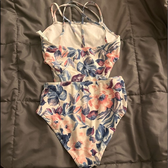Abercrombie kids swim suit! - Picture 2 of 3